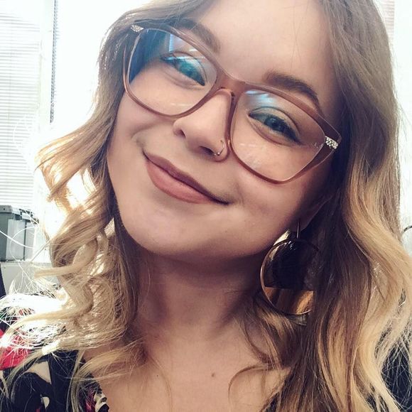 Meet your Posher, Sarah - Picture 1 of 1